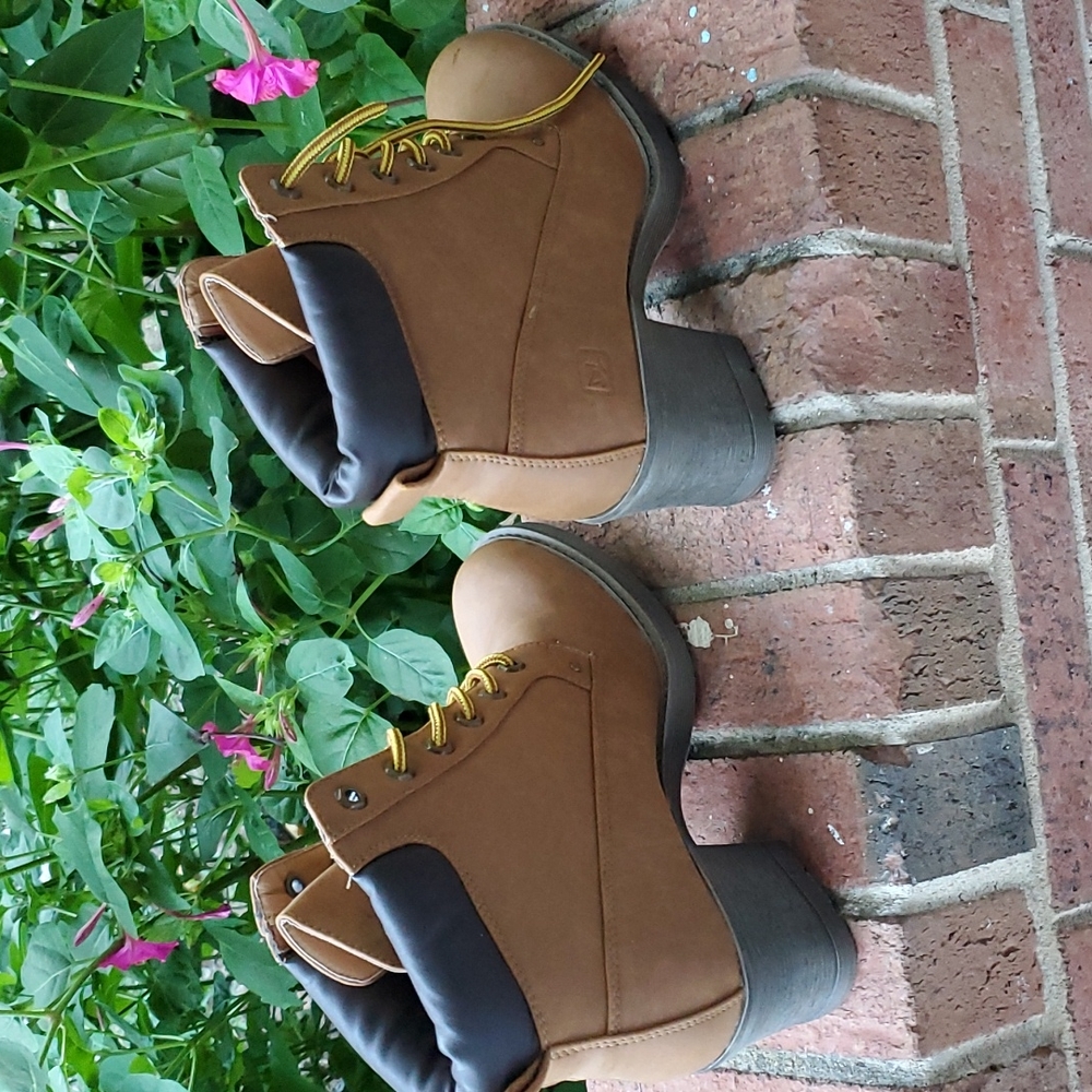 Dirty Laundry stacked heel booties - Picture 4 of 11